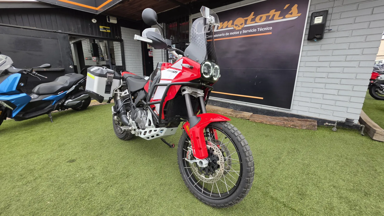 Ducati Desert X Discovery foto 1