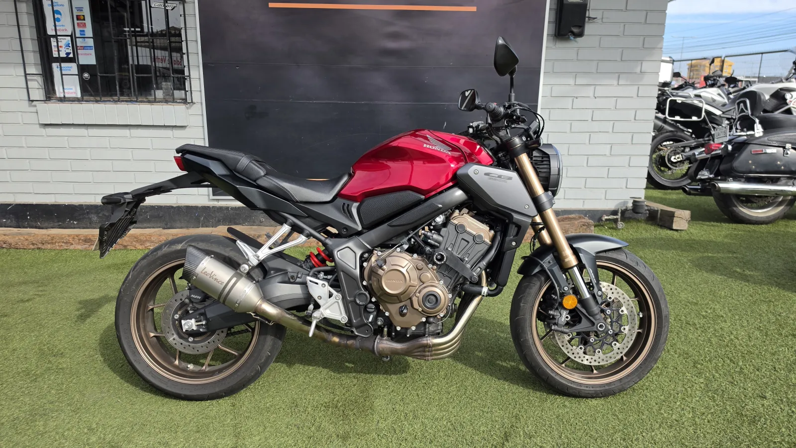 HONDA CB 650 R foto 1