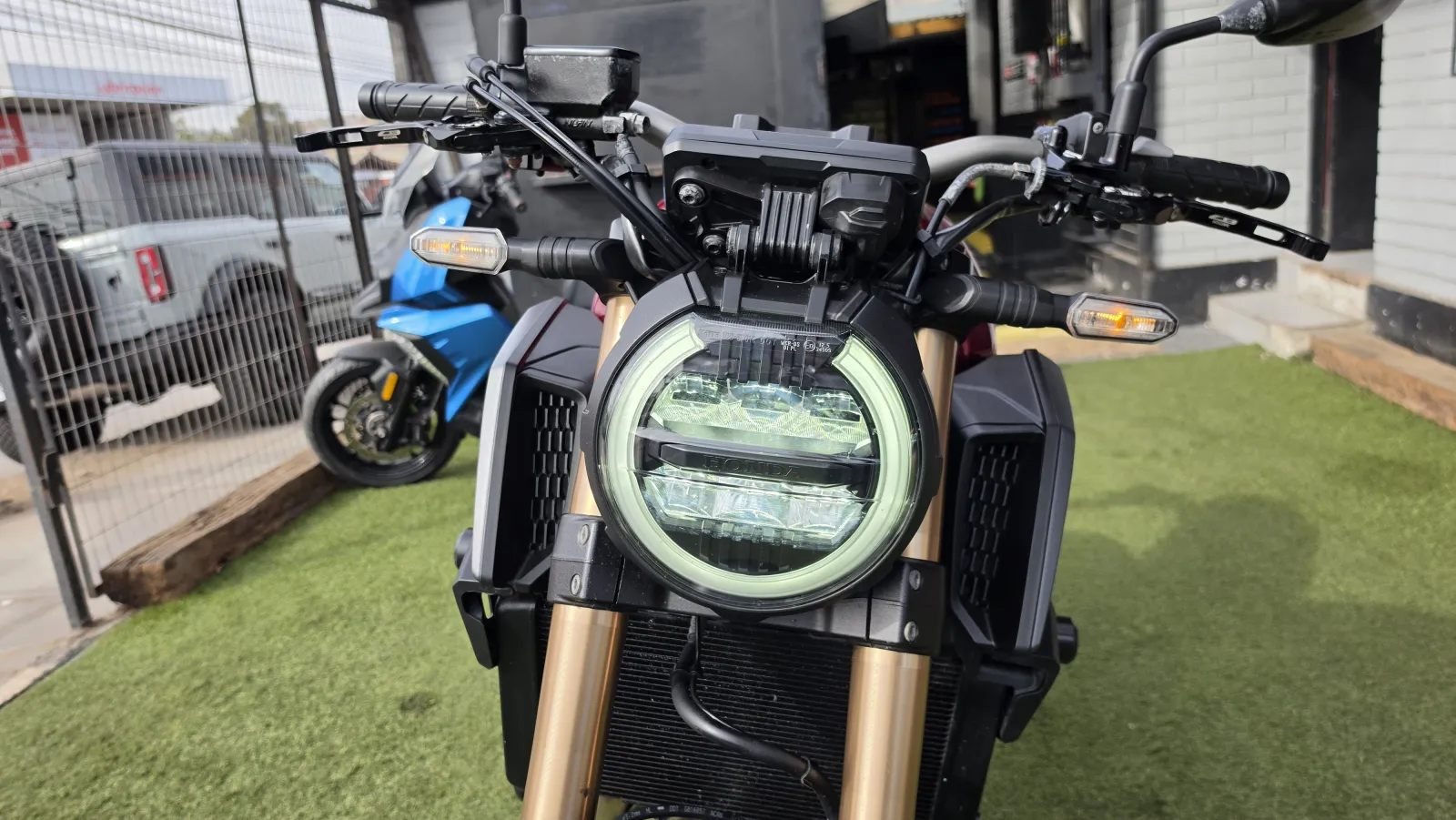 HONDA CB 650 R foto 6