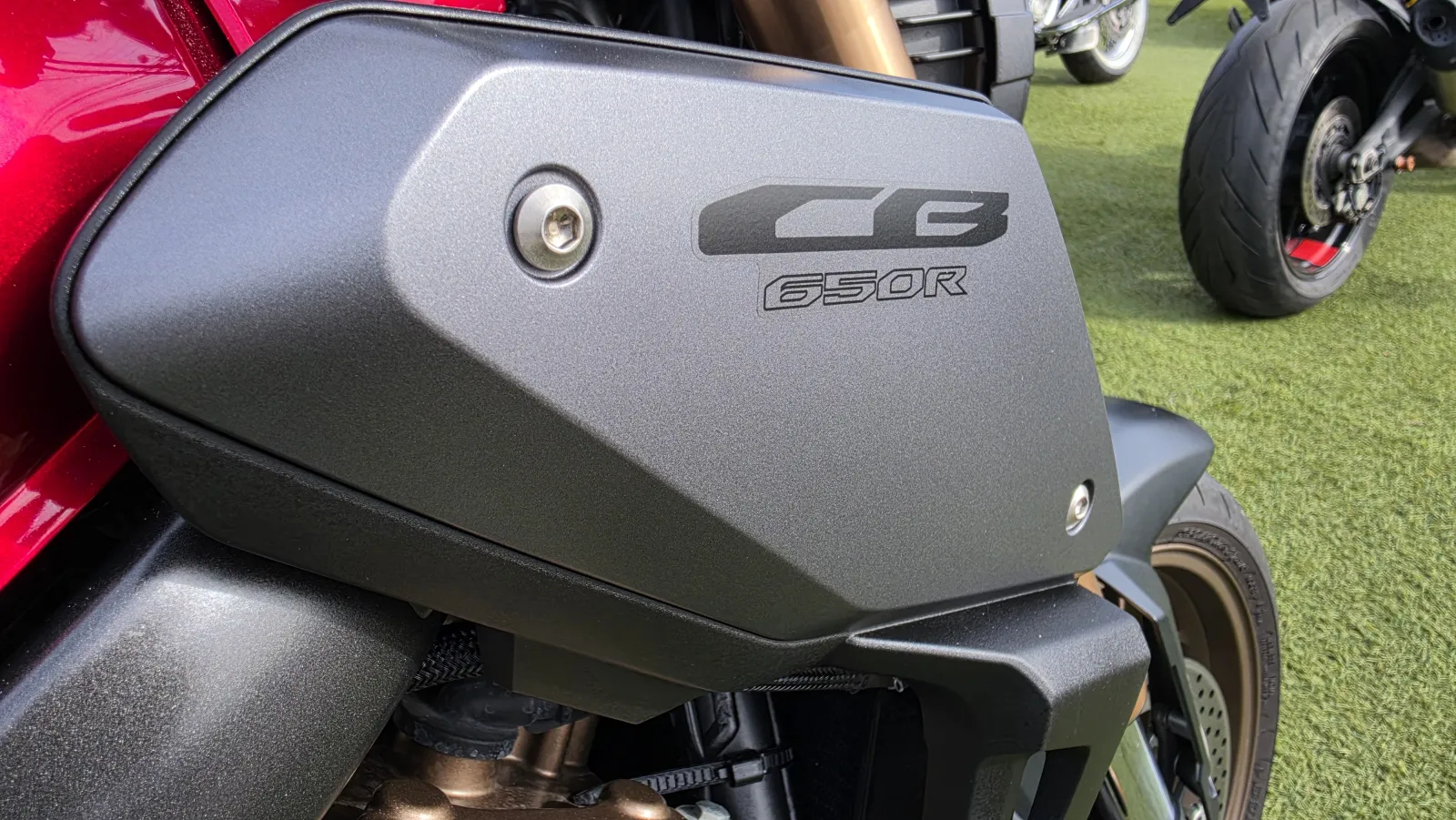 HONDA CB 650 R foto 12