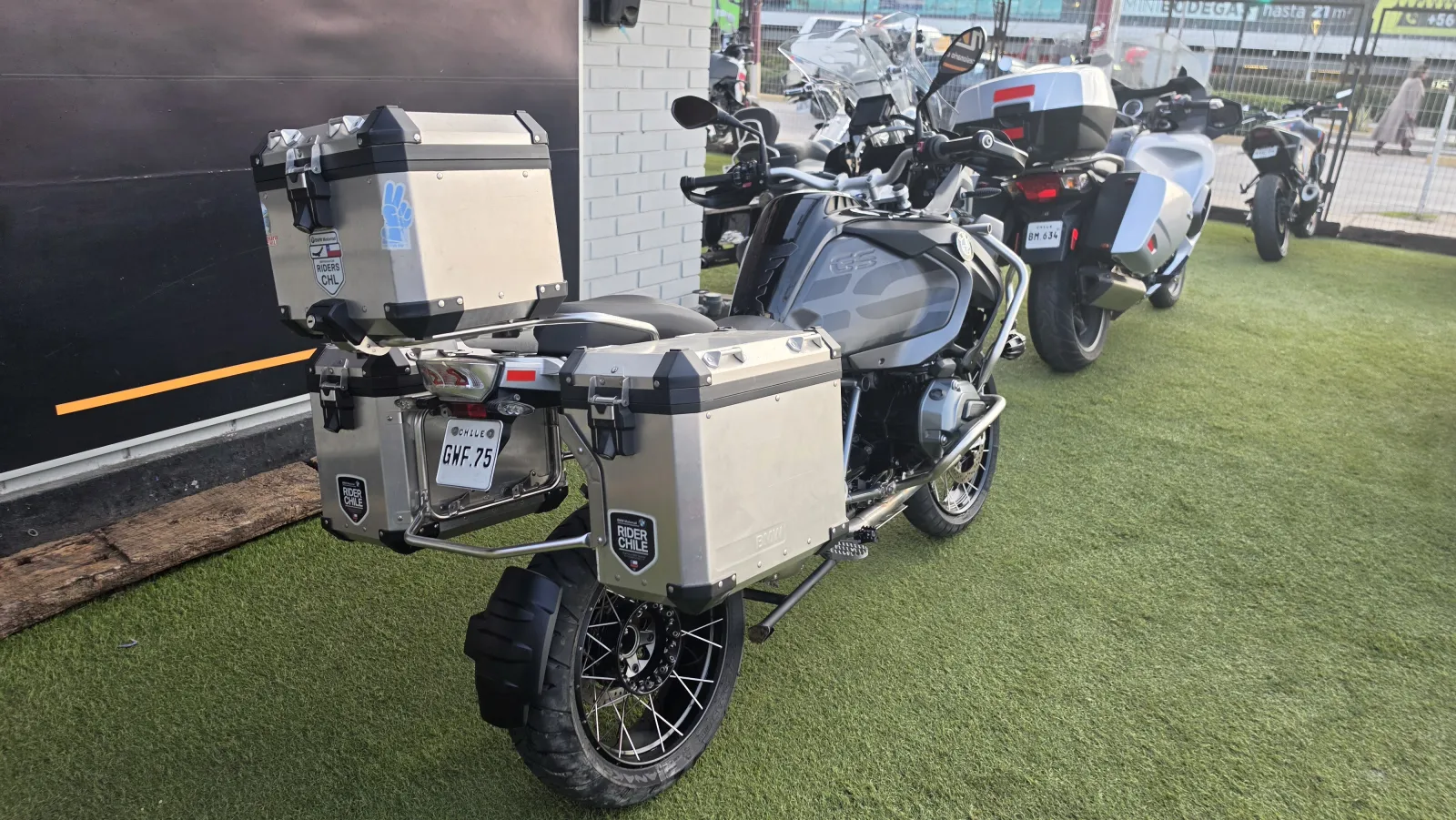 BMW R 1200 GS Adventure Triple Black foto 2