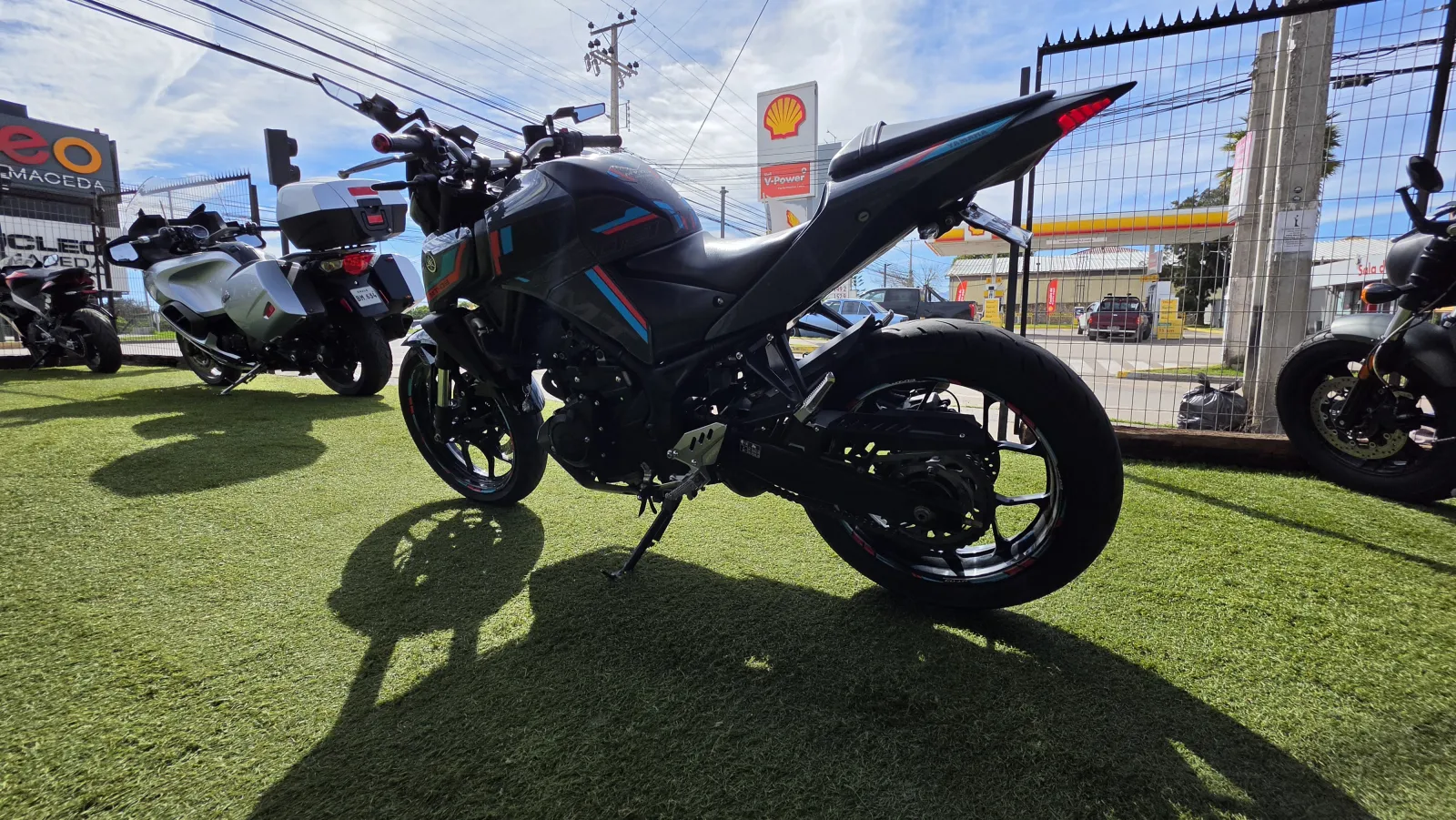 Yamaha MT 03 foto 3