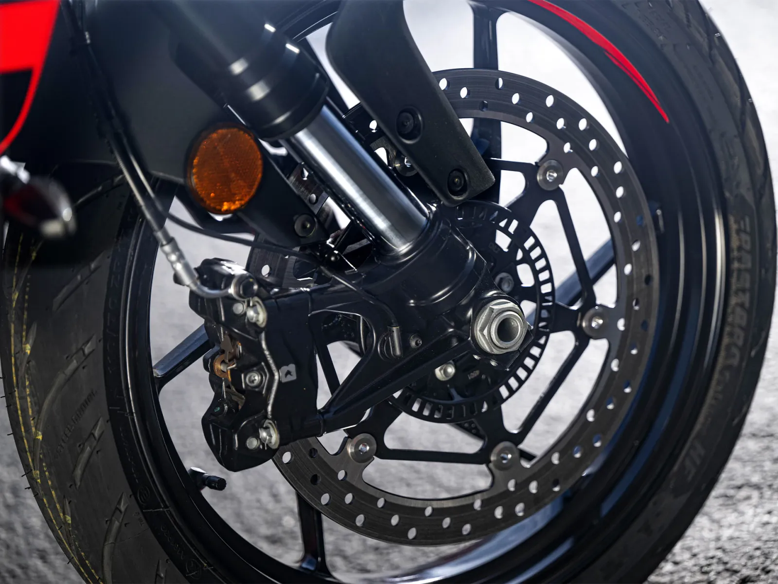 Aprilia Tuono 457 foto 23