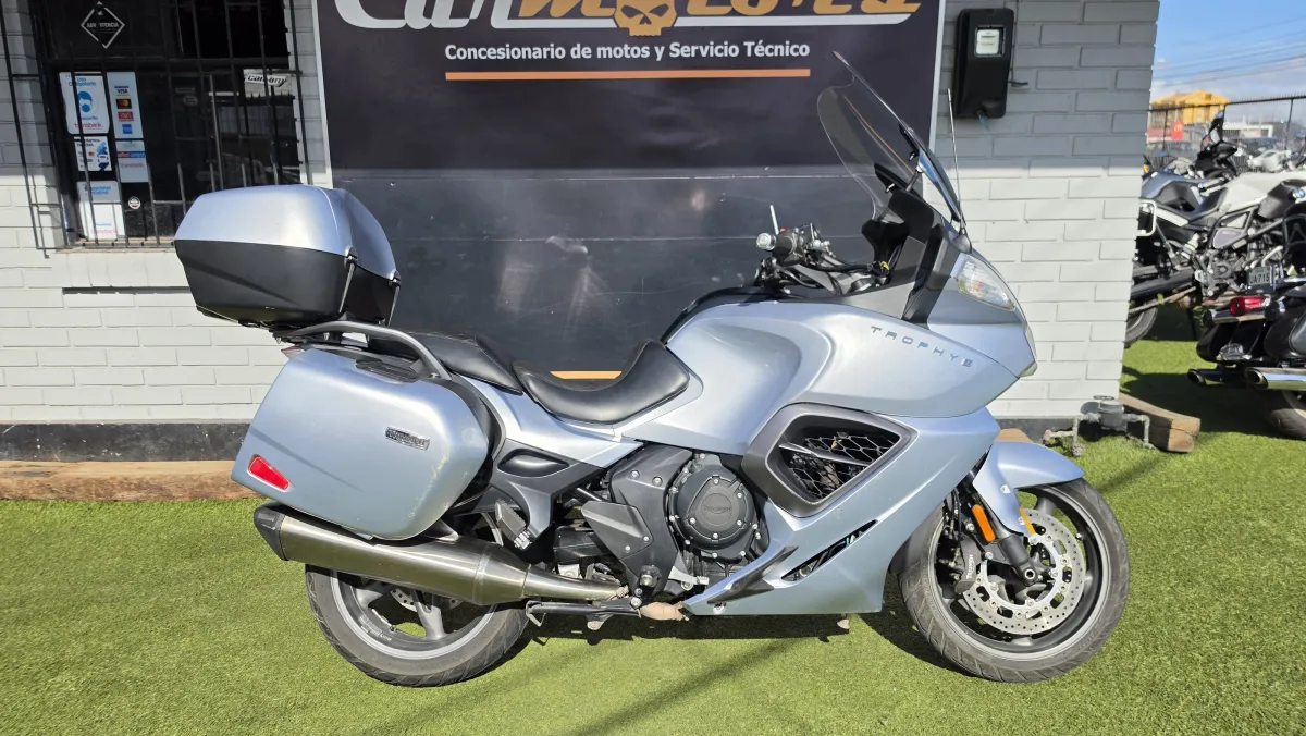 Triumph Trophy SE